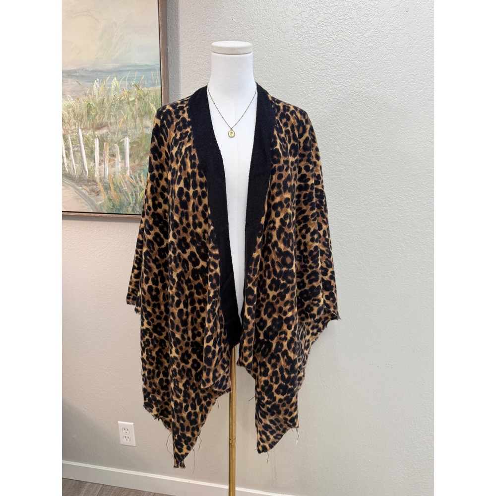 Juicy Couture Leopard Print Knit Poncho‎ Wrap Tan Black One Size Animal Print